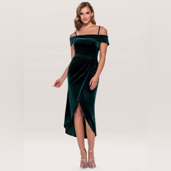JJs House Dresses & Skirts - JJ’s HOUSE Women’s Green Velvet Holiday Christmas Dress Size Medium